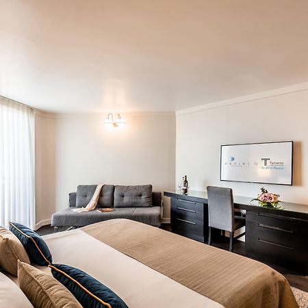 Daniel Herzliya Hotel Esterno foto A room at the hotel