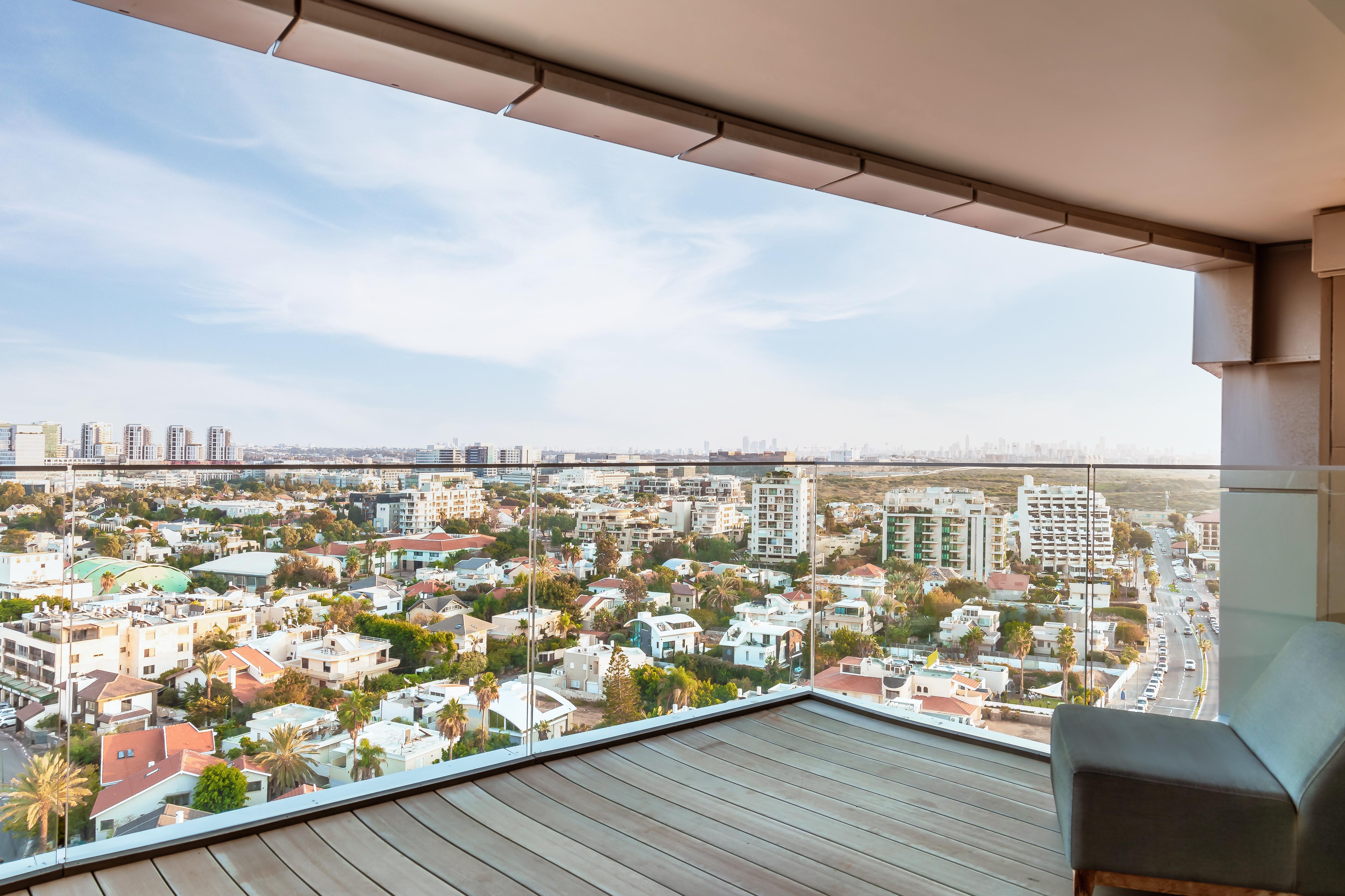 Daniel Herzliya Hotel Esterno foto View from the balcony of a penthouse apartment