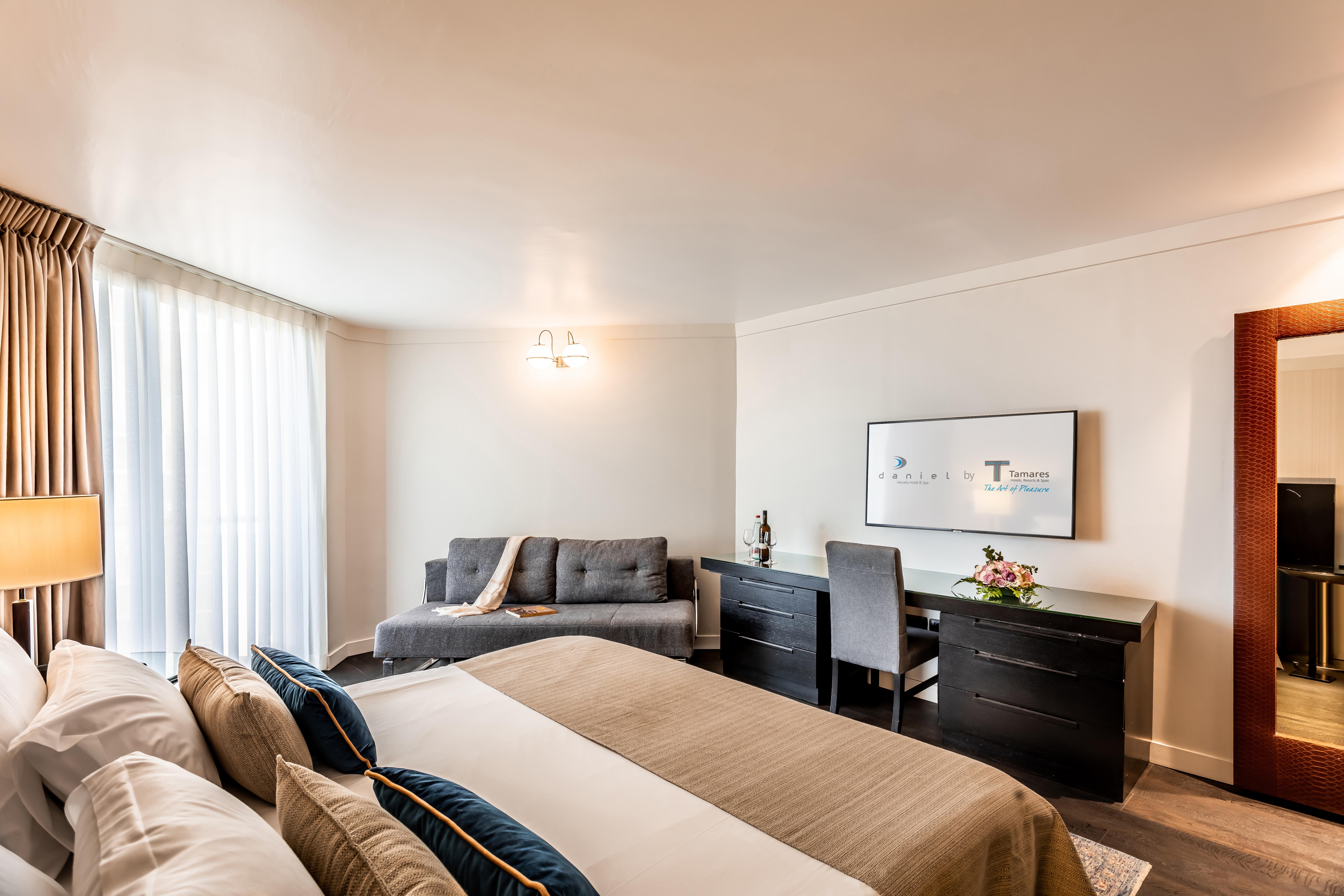 Daniel Herzliya Hotel Esterno foto A room at the hotel