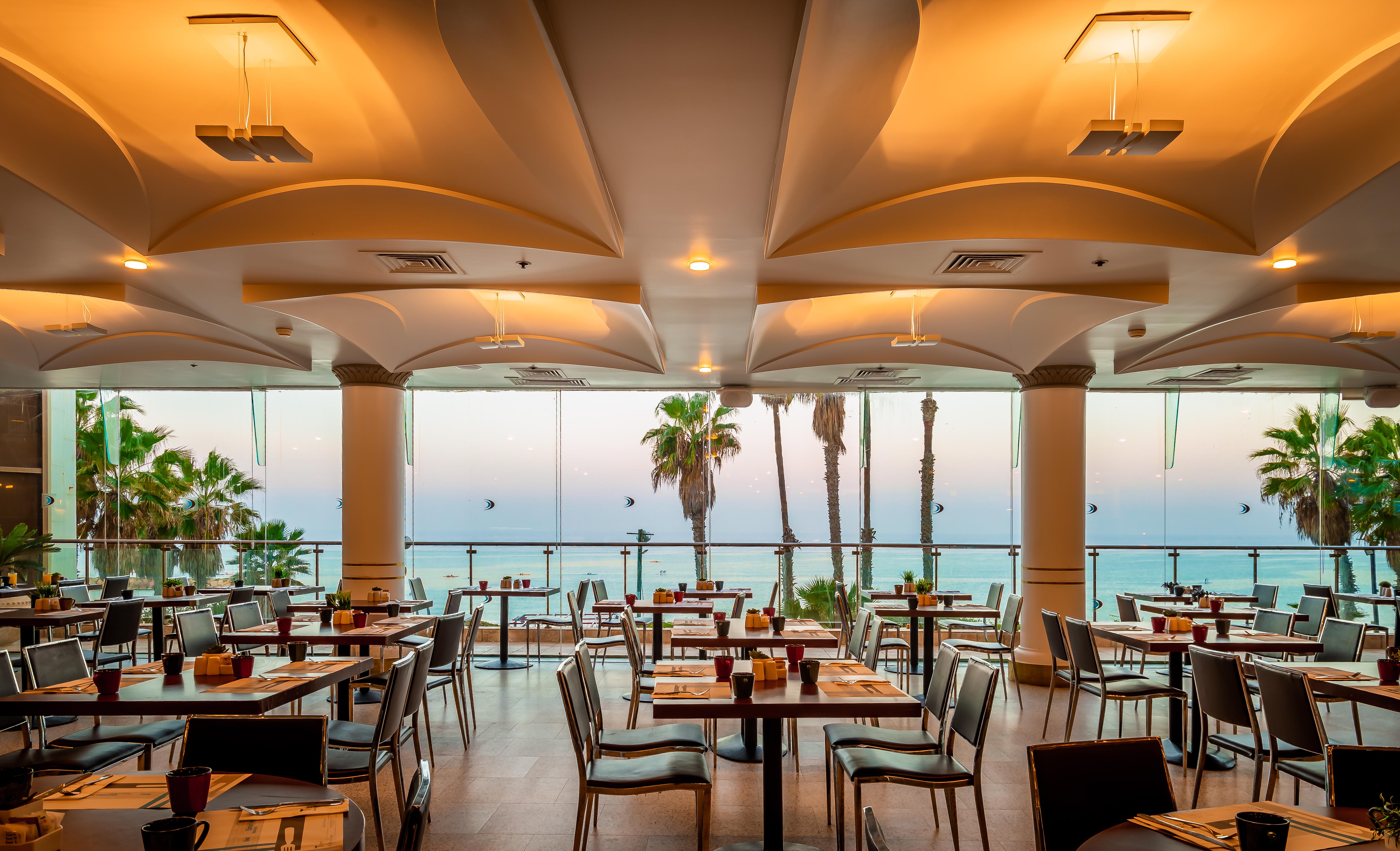 Daniel Herzliya Hotel Esterno foto The restaurant