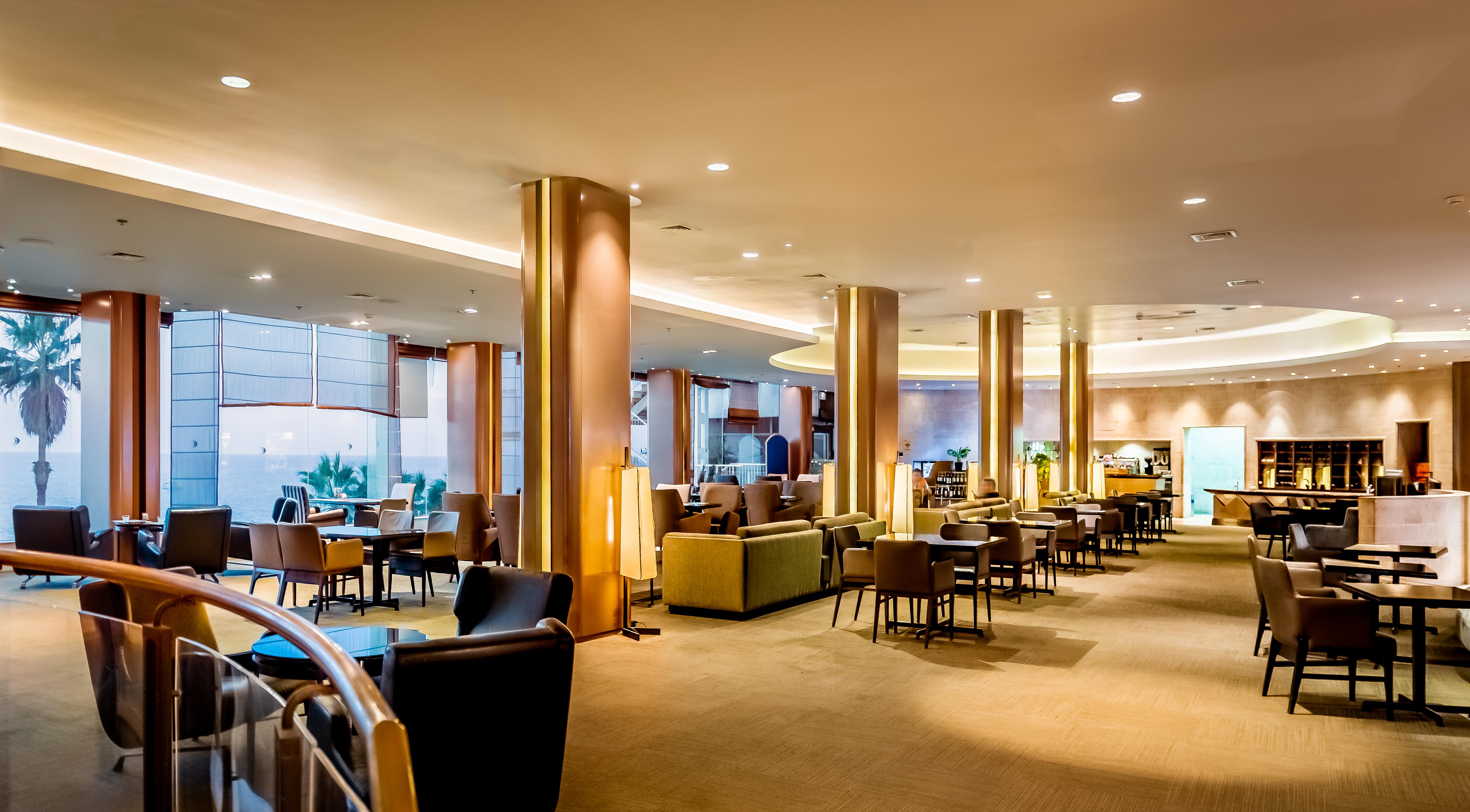 Daniel Herzliya Hotel Esterno foto The lounge at the airport