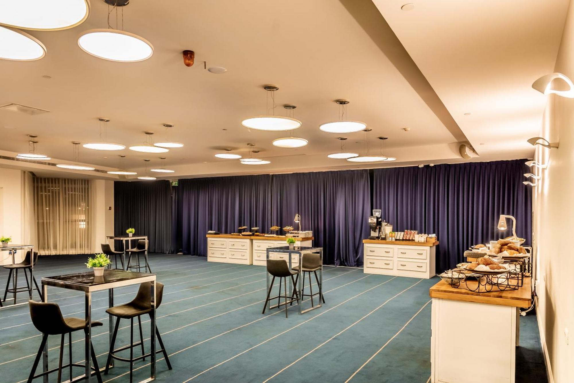 Daniel Herzliya Hotel Esterno foto The Blue Room