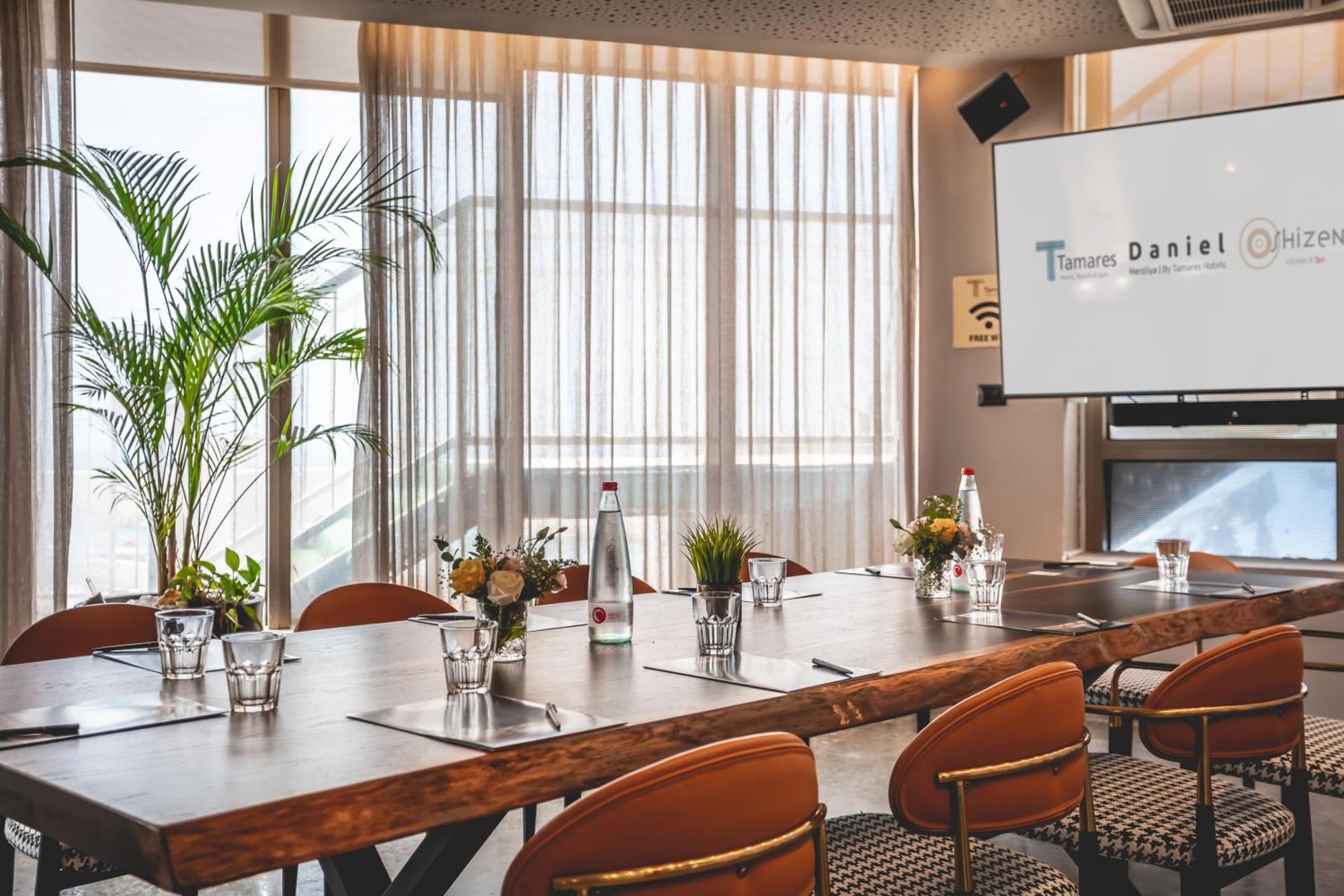 Daniel Herzliya Hotel Esterno foto Meeting room